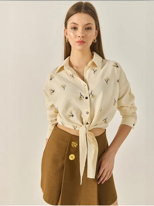 Camisa de popelina bordada con cierre de botones lucci - Kiabi Camisa de popelina bordada con cierre de botones lucci - Kiabi