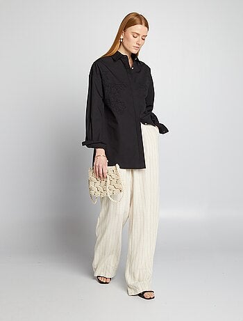 Camisa de popelina con bordados