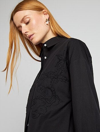Camisa de popelina con bordados