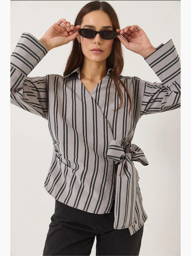 Camisa de popelina con cuello cruzado y lazo lateral a rayas lucci Gris - Kiabi