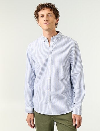 Camisa de rayas con cuello abotonado
