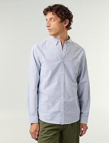 Camisa de rayas con cuello abotonado