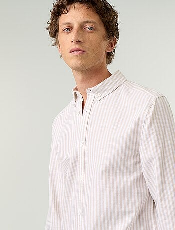 Camisa de rayas con cuello abotonado