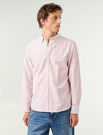 Camisa de rayas con cuello abotonado