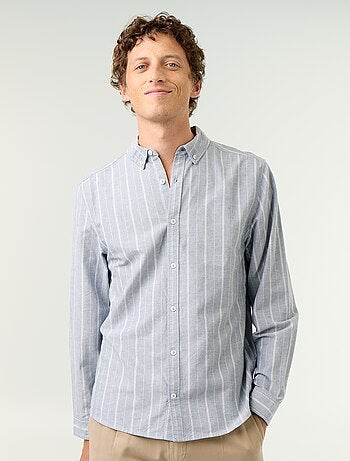Camisa de rayas con cuello abotonado