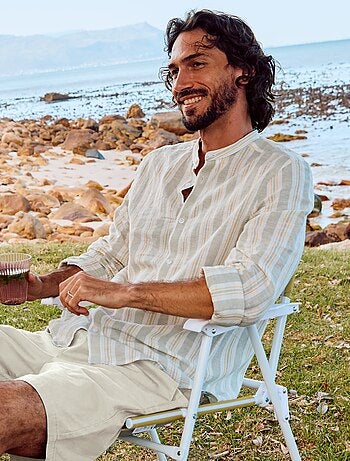 Camisa de rayas con cuello mao y mangas remangables