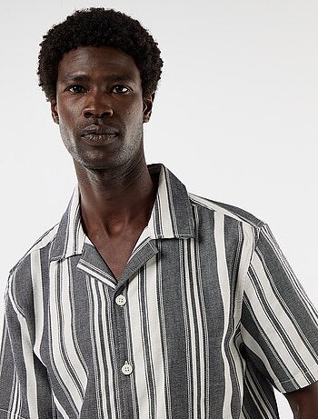 Camisa de rayas de manga corta