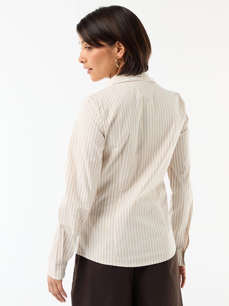 Camisa entallada cuello italiano Beige - Kiabi