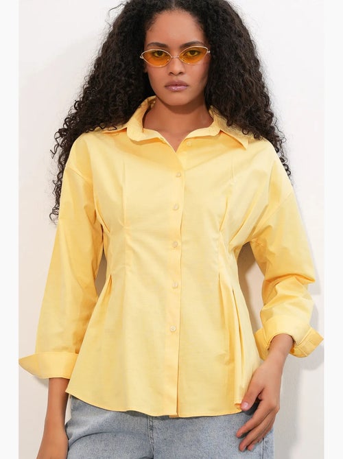 Camisa entallada de popelina con cierre de botones frontal bdart - Kiabi Camisa entallada de popelina con cierre de botones frontal bdart - Kiabi