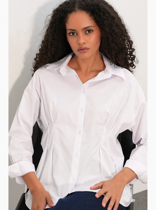 Camisa entallada de popelina con cierre de botones frontal bdart - Kiabi Camisa entallada de popelina con cierre de botones frontal bdart - Kiabi