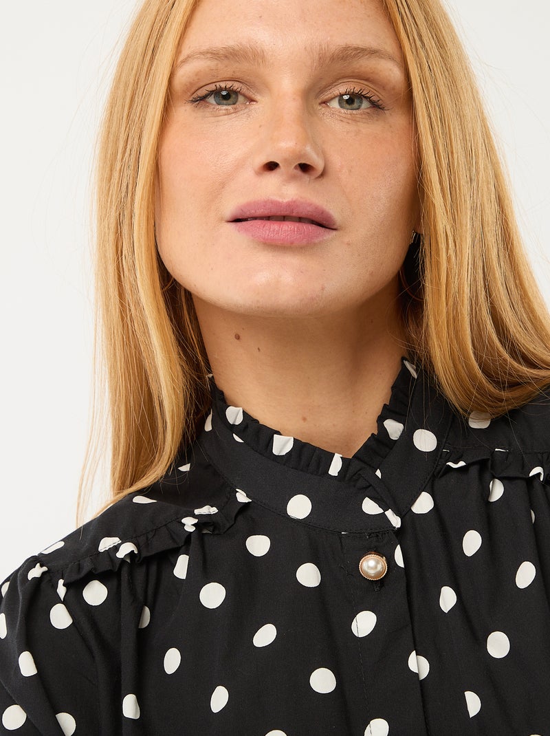 Camisa estampada con botón decorativo en el cuello Negro - Kiabi