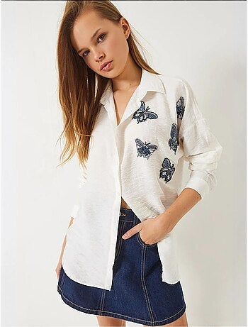 Camisa extragrande aerobin con bordado de mariposas y cuentas de piedra lucci
