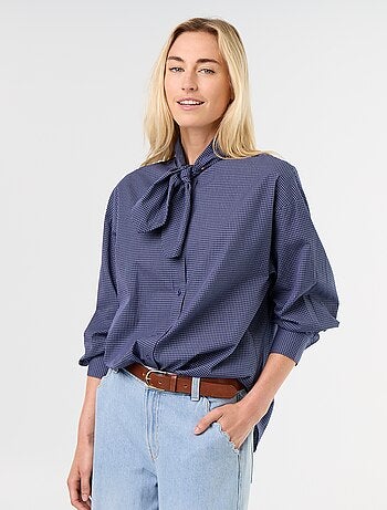 Camisa holgada de manga larga y cuello anudado
