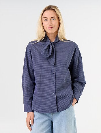 Camisa holgada de manga larga y cuello anudado