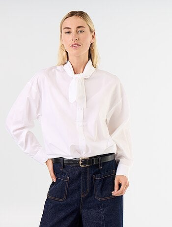 Camisa holgada de manga larga y cuello anudado