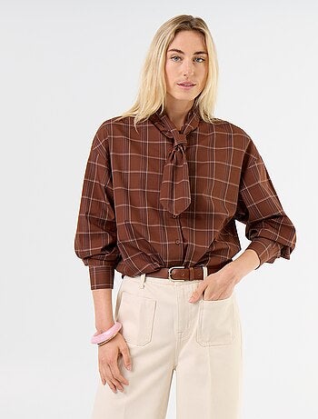 Camisa holgada de manga larga y cuello anudado