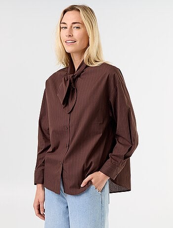 Camisa holgada de manga larga y cuello anudado