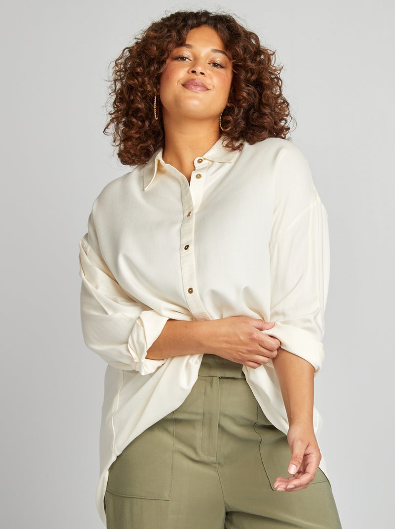 Camisa larga con botones dorados BEIGE - Kiabi