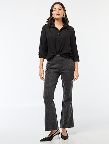 Camisa lisa con cuello de lentejuelas