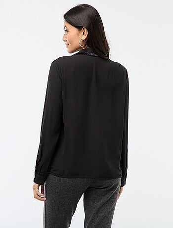 Camisa lisa con cuello de lentejuelas
