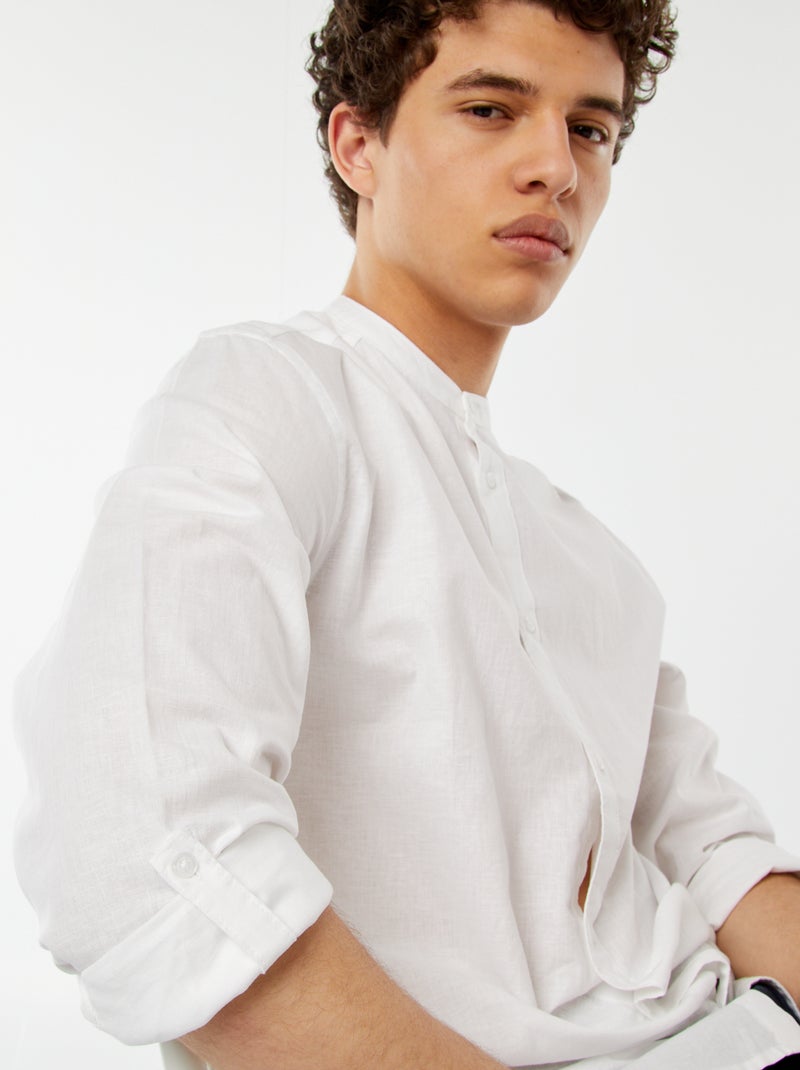 Camisa lisa con cuello mao y manga remangable blanco - Kiabi