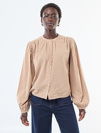 camisa lisa con mangas largas abullonadas