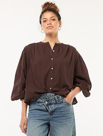 camisa lisa con mangas largas abullonadas