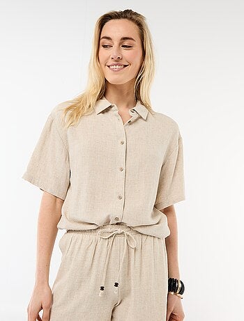 Camisa lisa de manga corta
