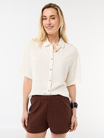 Camisa lisa de manga corta