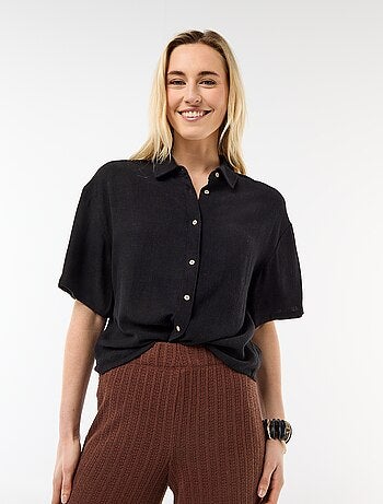 Camisa lisa de manga corta