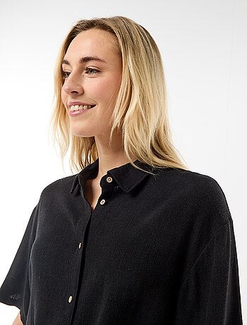 Camisa lisa de manga corta