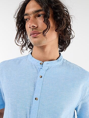 Camisa lisa de manga corta y cuello mao en mezcla de lino