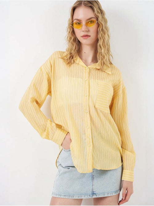 Camisa oversize a rayas con cierre de botones delantero bdart - Kiabi Camisa oversize a rayas con cierre de botones delantero bdart - Kiabi