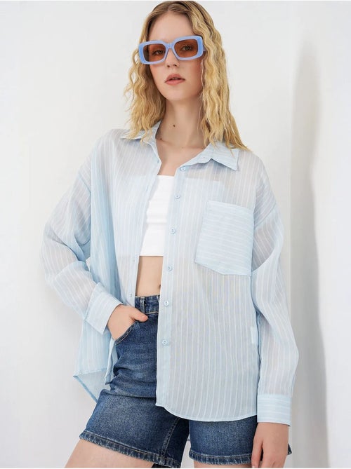 Camisa oversize a rayas con cierre de botones delantero bdart - Kiabi Camisa oversize a rayas con cierre de botones delantero bdart - Kiabi