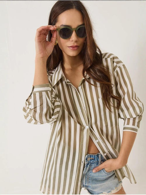 Camisa oversize con detalle de bolsillo único a rayas lucci - Kiabi Camisa oversize con detalle de bolsillo único a rayas lucci - Kiabi