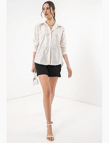 Camisa oversize con estampado abstracto y cierre de botones frontal bdart
