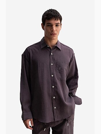 Camisa oversize de hombre de manga larga con bolsillo giesto