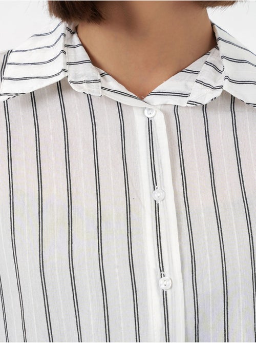 Camisa oversize texturizada de rayas con cierre de botones bdart - Kiabi Camisa oversize texturizada de rayas con cierre de botones bdart - Kiabi