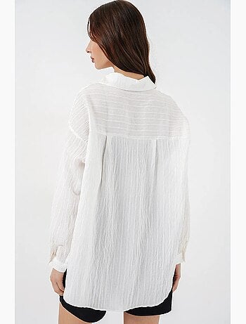 Camisa oversize texturizada de rayas con cierre de botones bdart