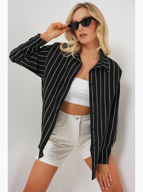 Camisa oversize texturizada de rayas con cierre de botones bdart - Kiabi Camisa oversize texturizada de rayas con cierre de botones bdart - Kiabi