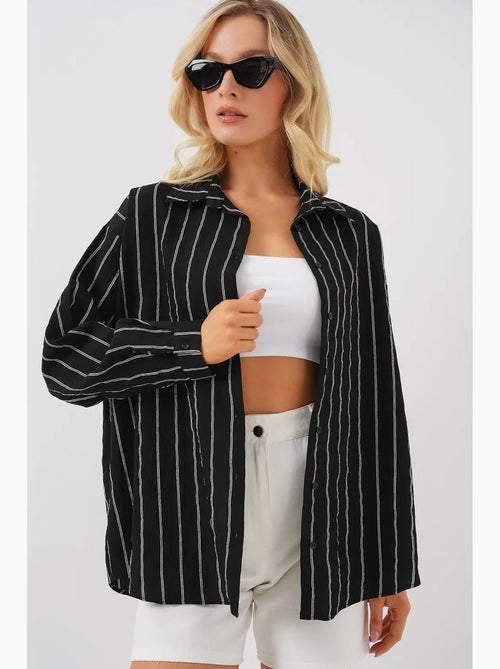 Camisa oversize texturizada de rayas con cierre de botones bdart - Kiabi Camisa oversize texturizada de rayas con cierre de botones bdart - Kiabi