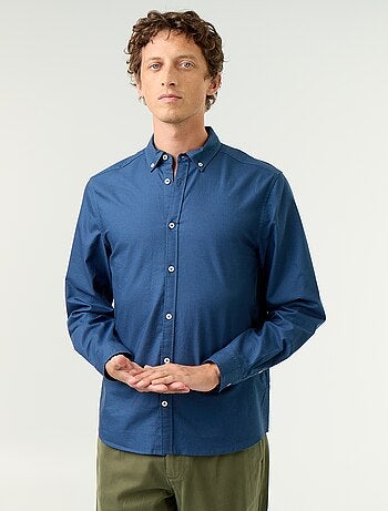 Camisa oxford con abertura abotonada