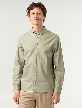 Camisa oxford con abertura abotonada