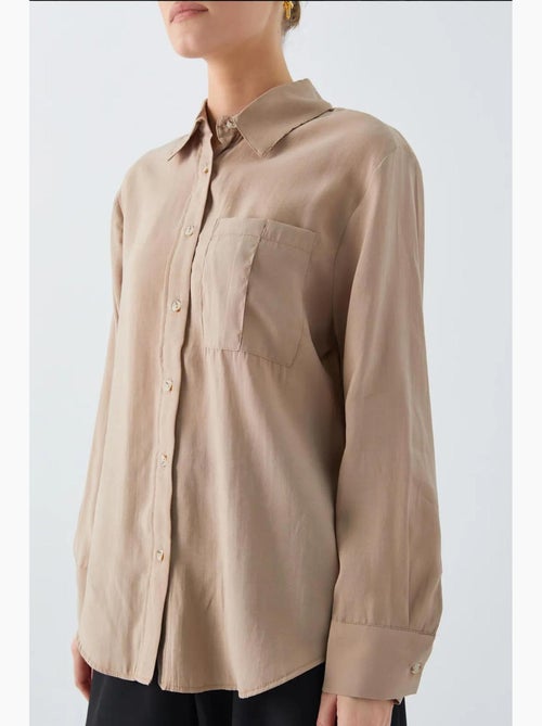 Camisa relajada con botones y bolsillo mixray - Kiabi Camisa relajada con botones y bolsillo mixray - Kiabi