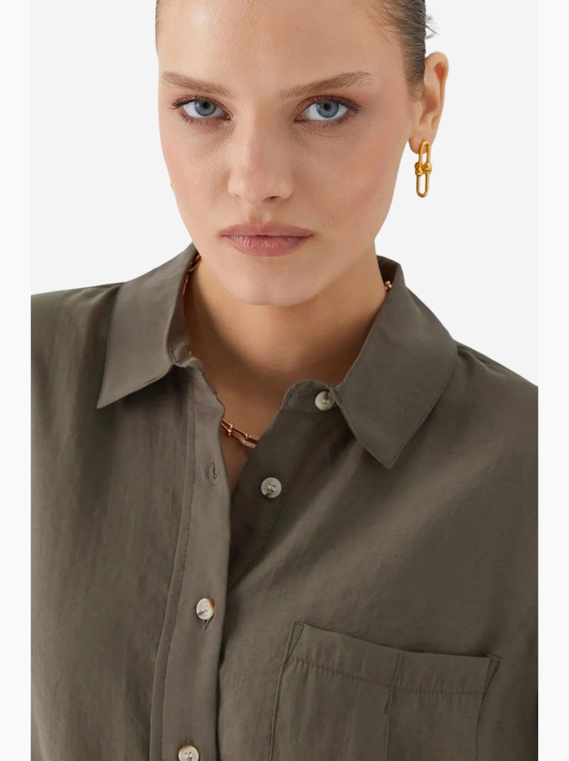 Camisa relajada con botones y bolsillo mixray Caqui - Kiabi