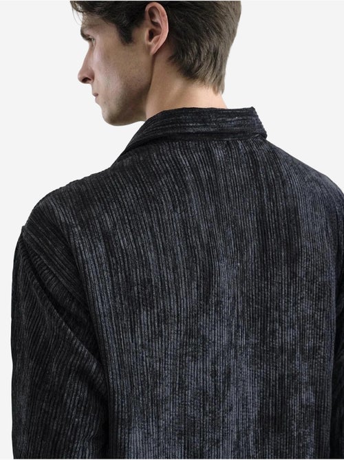 Camisa texturizada extragrande con botones giesto - Kiabi Camisa texturizada extragrande con botones giesto - Kiabi