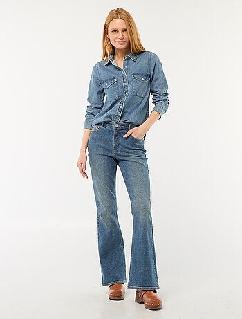 Camisa vaquera con 2 bolsillos de parche con solapa en el pecho