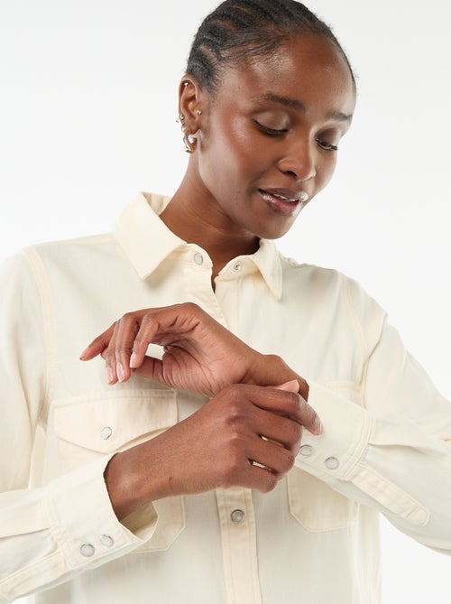 Camisa vaquera con 2 bolsillos de parche con solapa en el pecho - Kiabi