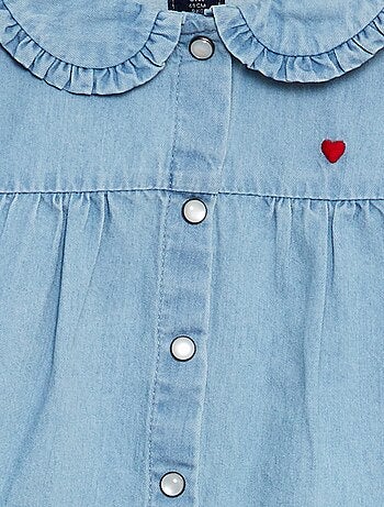 Camisa vaquera con bordado de corazón