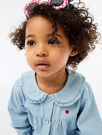 Camisa vaquera con bordado de corazón